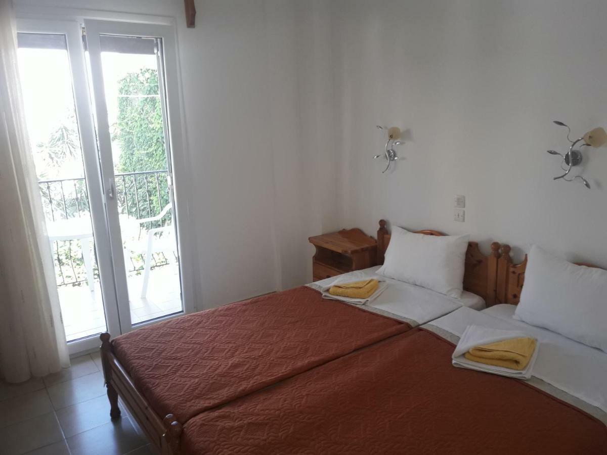 Pension Nikolas Skiathos Town Exterior photo